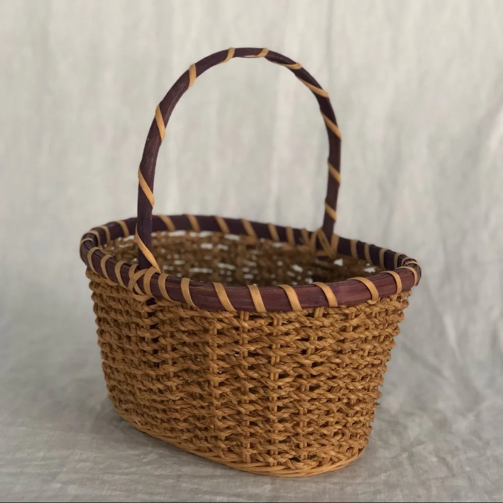 🧺 Vintage Two Toned Woven Rope Basket